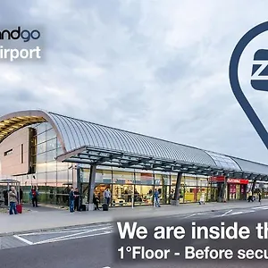 https://resting-pods-zzzleepandgo-modlin-airport-wmi.warsawhotelspoland.com